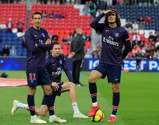 巴黎队近期取得连胜，法甲联赛排名稳居榜首的简单介绍